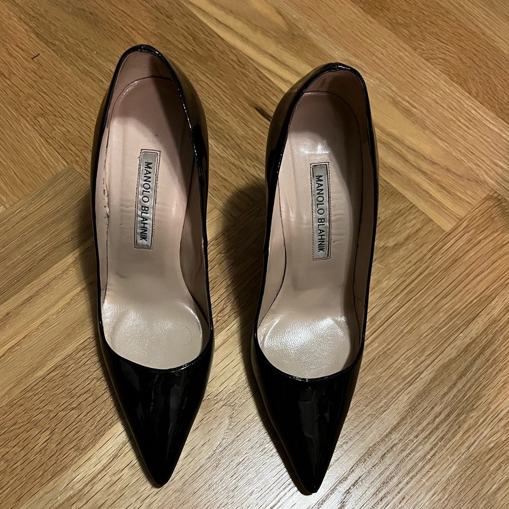MANOLO BLAHNIK
BB Patent 105mm Pointed-Toe Pump